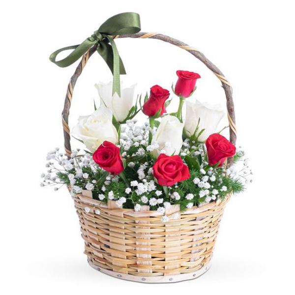  Altınova Çiçek Gönder Sepette 5 Kırmızı 4 Beyaz Gül